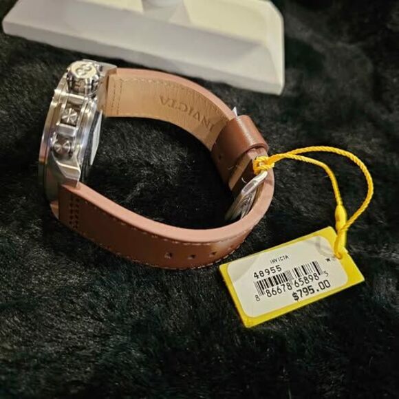 Invicta 46MM Corduba with Canteen Case and leather band. New in box! main image 5